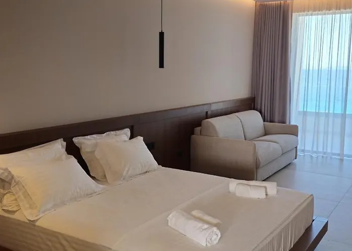 Cavo Drymades Hotel